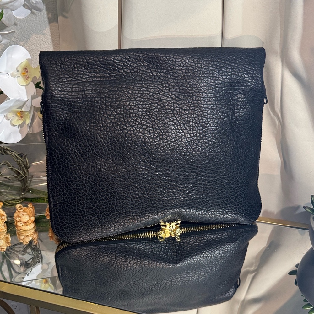 $935 Retail AMPERSAND AS APOSTROPHE Messenger Bag